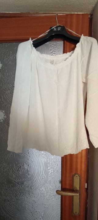 Blusa Stradivarius blanca manga larga