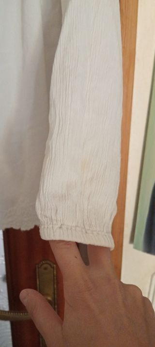 Blusa Stradivarius blanca manga larga