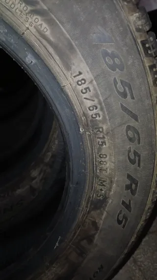 4 Pneumatici invernali
Pirelli