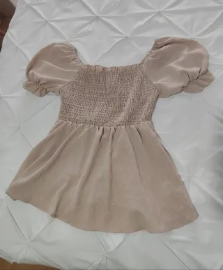 Camisa Beige con Mangas Abullonadas