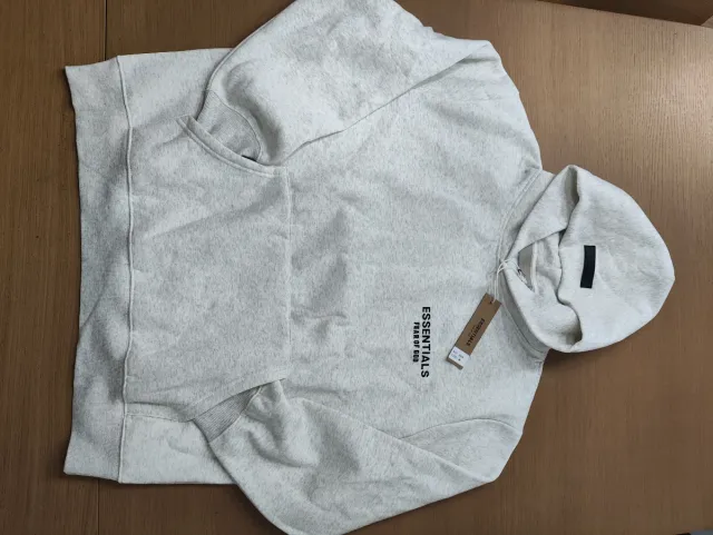 Sudadera Fear of God Essentials Gris
