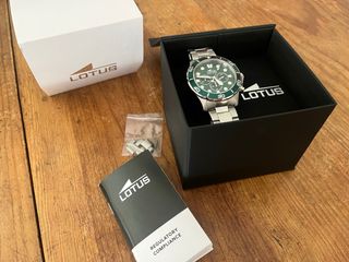 Reloj Lotus Cronógrafo Verde y Plateado