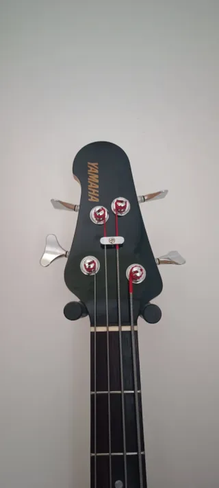 Bajo Eléctrico Yamaha BBN4LIII ZURDO