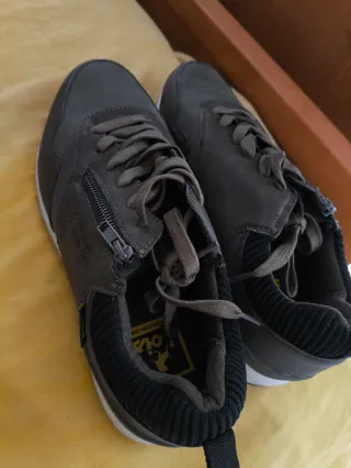 Zapatos Lois grises con cremallera