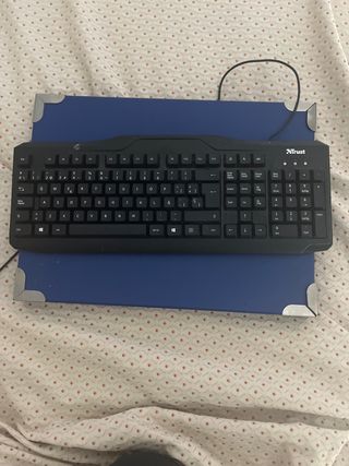Teclado Trust Negro y Azul