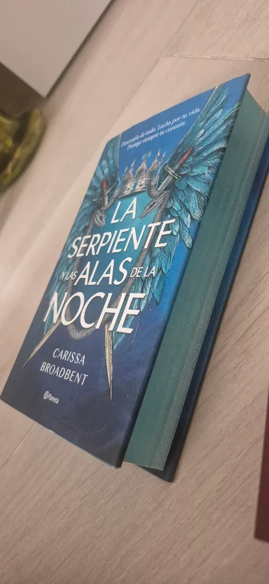 Carissa Broadbent .edición deluxe