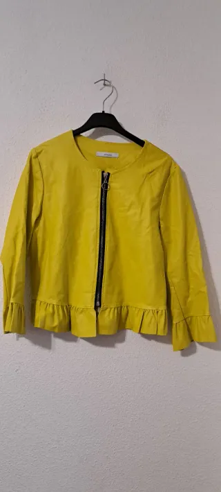 Chaquetilla Sense Amarilla con Volantes