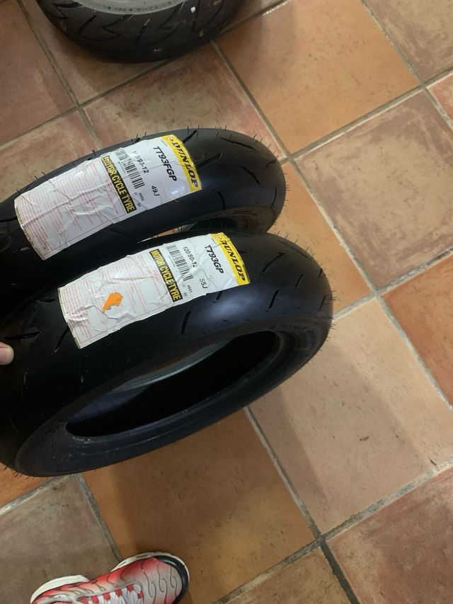 Neumáticos Dunlop TT93GP 12 (2 unidades) 