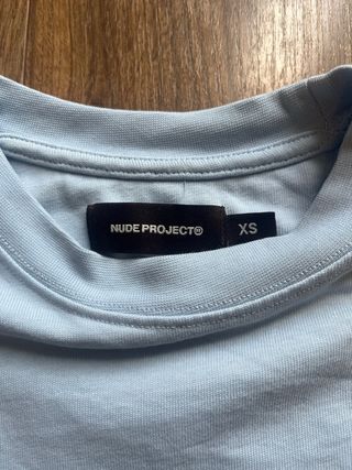 Camiseta Nude Projects celeste 