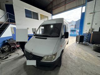 MERCEDES - BENZ SPRINTER  FURGON ** SIN GARANTIA *