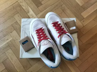 Zapatillas Nike Air Jordan Rojas y Blancas