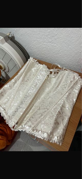 Vestido de Novia con Accesorios
