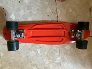 Monopatín naranja para niños