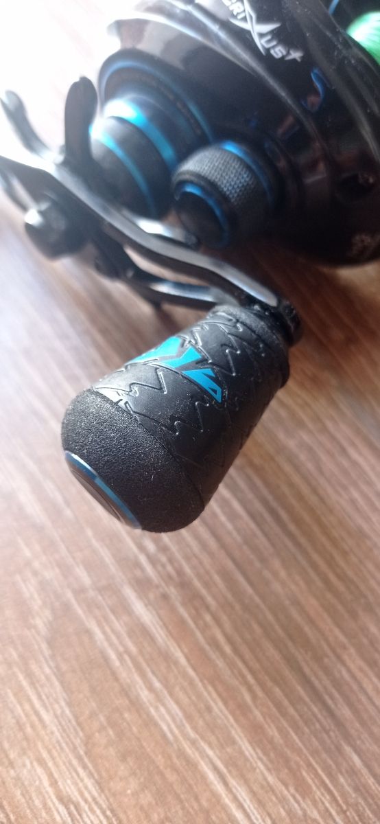 Carrete Casting Kastking Crixus Negro/Azul