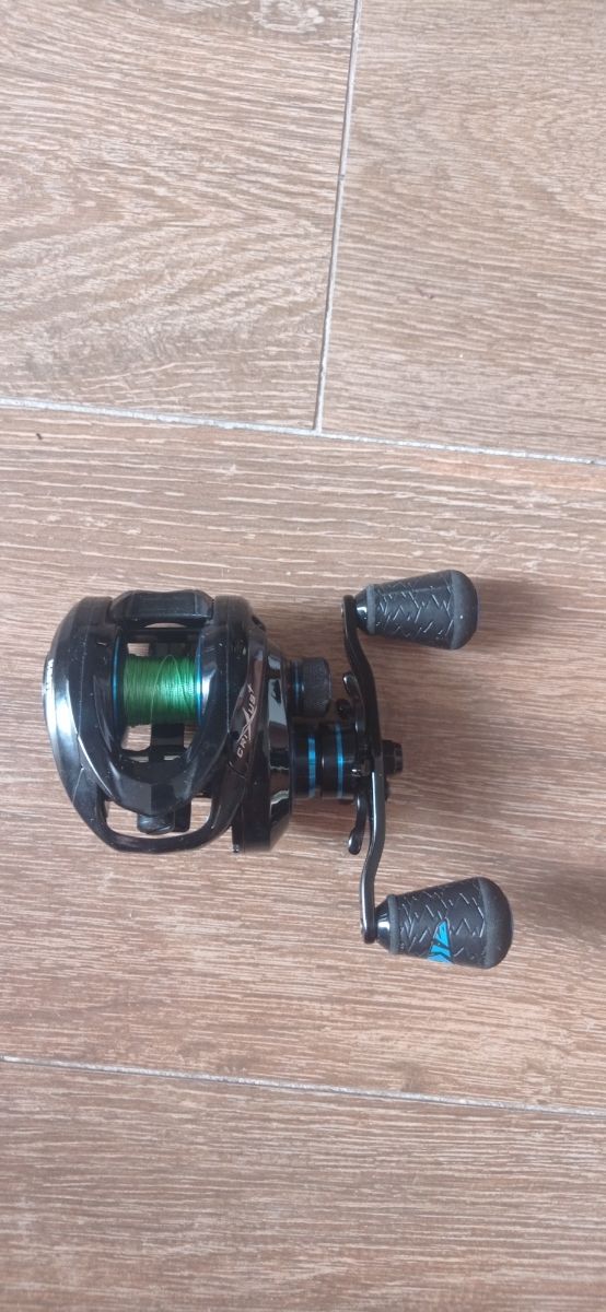 Carrete Casting Kastking Crixus Negro/Azul