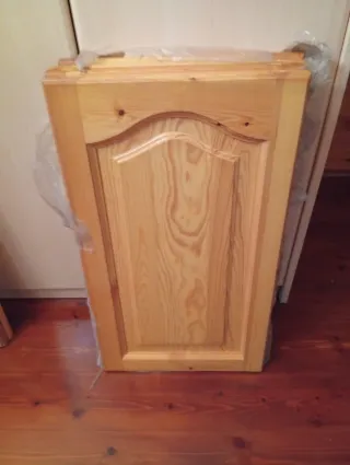 Puertas de cocina madera pino barnizado