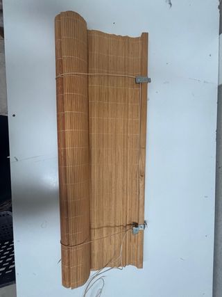 Estor enrollable de bambú y madera