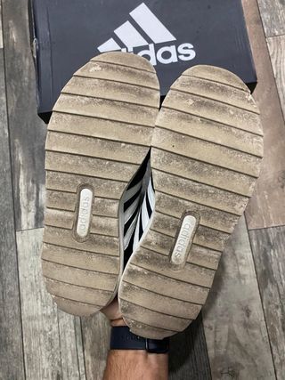 Scarpe Adidas nere e bianche
