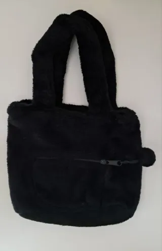 Bolso de peluche negro