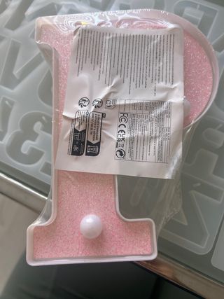 Letra decorativa rosa con purpurina