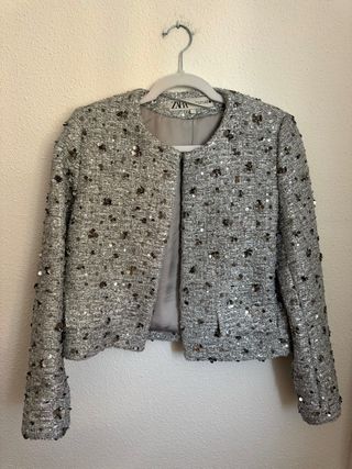 Chaqueta lentejuelas plateada talla S Zara