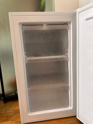 Congelador OK. OFZ 151 E W bajo encimera