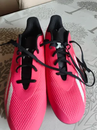 Botas de fútbol Adidas rosas