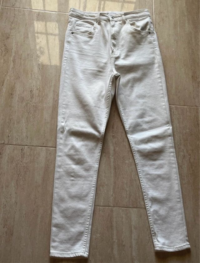 Pantalón pitillo blanco