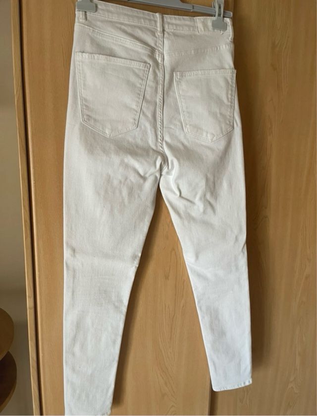 Pantalón pitillo blanco