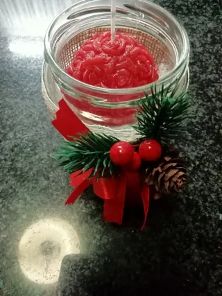 Decoração de Natal com Pinhas e Velas