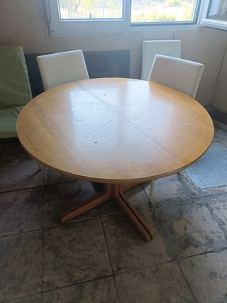 Mesa redonda extensible de madera