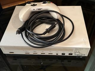 Xbox One S Blanca con Mando
