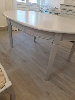 Mesa de comedor extensible blanca