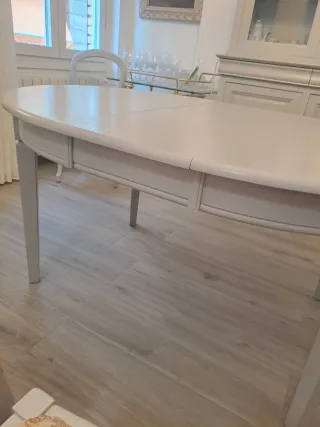 Mesa de comedor extensible blanca