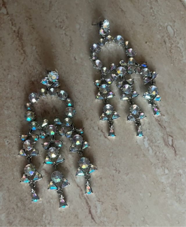 Pendientes fiesta plateados con pedrería