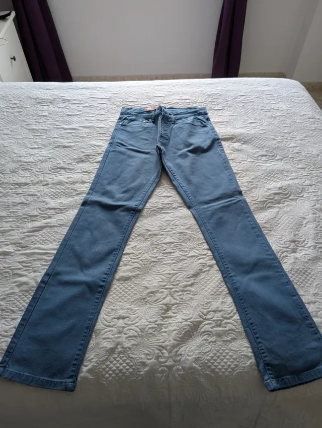 Vaqueros azules Zara