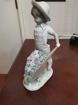 Figura Lladro Niño Carretilla Flores