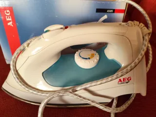 Ferro da stiro AEG ASI85