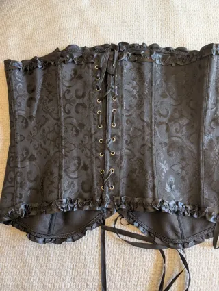 Corpiño negro con cordones talla 4XL