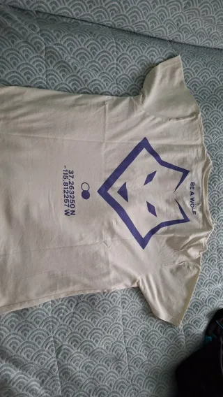 Camiseta Dreamwolf Beige y Morado