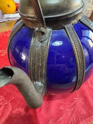 Brocca decorativa blu ceramica metallo