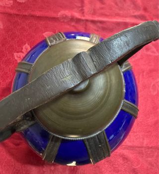 Brocca decorativa blu ceramica metallo