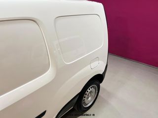 ESPACIOSO KANGOO MAXI CARGA FÁCIL + 2 AÑOS
