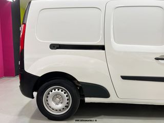 ESPACIOSO KANGOO MAXI CARGA FÁCIL + 2 AÑOS
