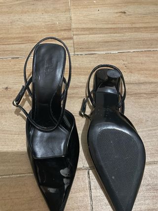 Zapatos de tacón Zara negros