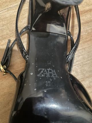 Zapatos de tacón Zara negros