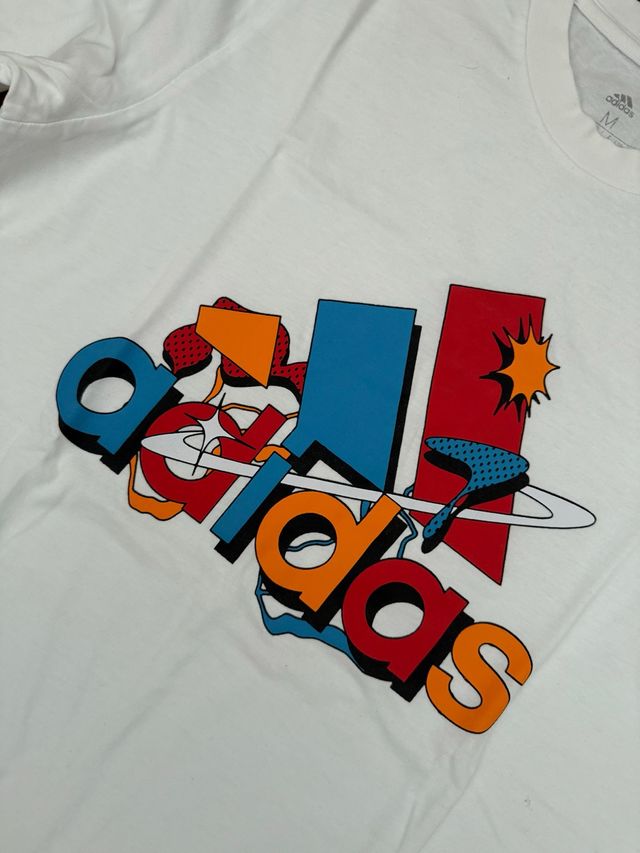 T-shirt Adidas ragazzo grafica colorata