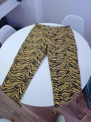 Pantalones estampado cebra mujer