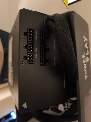 Corsair CX750M Semi-Modular Fuente de Alimentación
