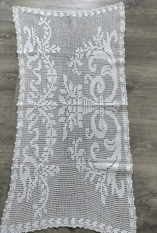 Tapete Crochet Hecho a Mano. 85cm x 42 cm